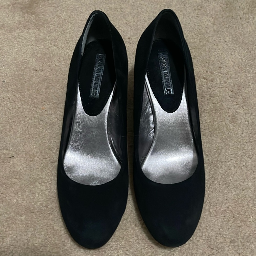 Suede Pumps